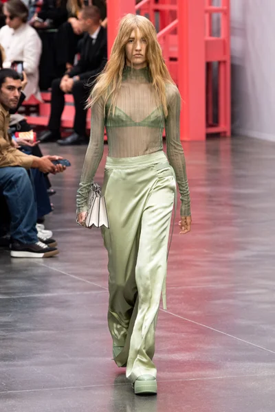 Look 5